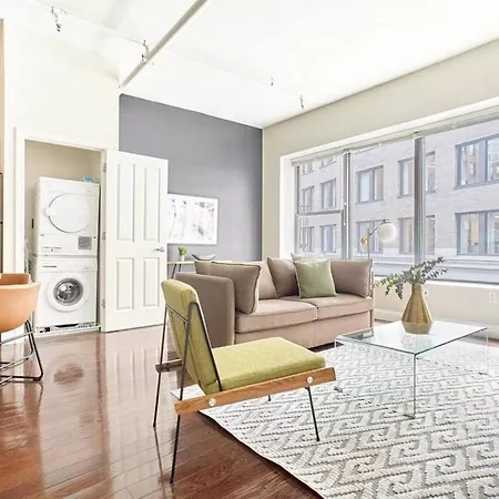 2Br 2Ba Fidi Apt Keyless Entry Walk Anywhere